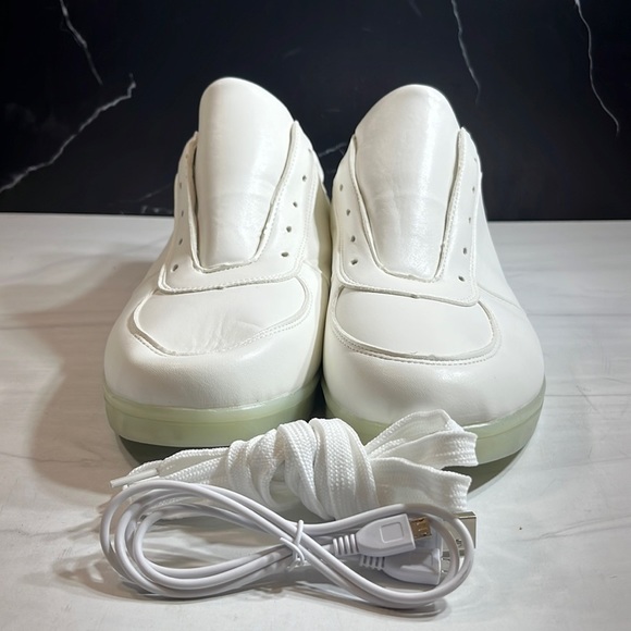 Siumlation Shoes - Siumlation Women’s LED Sneaker White sz 8.5